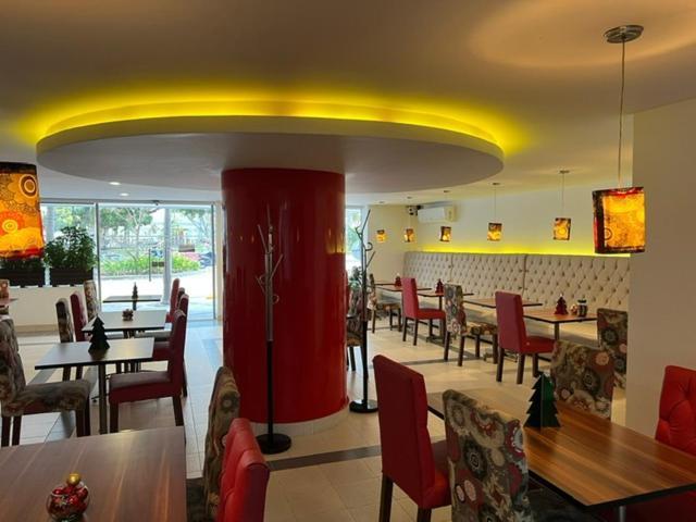 Hotel Juan Maria Tulua Ngoại thất bức ảnh