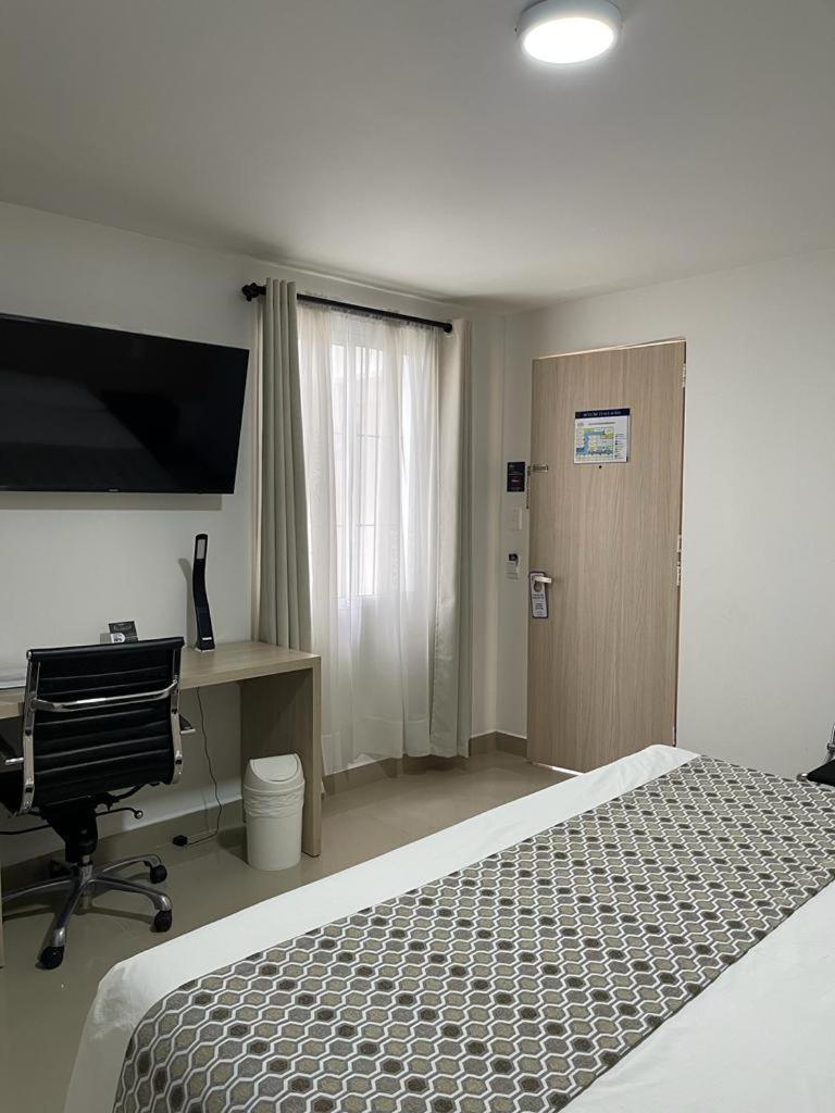 Hotel Juan Maria Tulua Ngoại thất bức ảnh