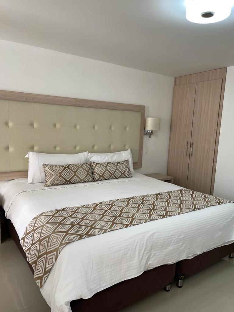 Hotel Juan Maria Tulua Ngoại thất bức ảnh