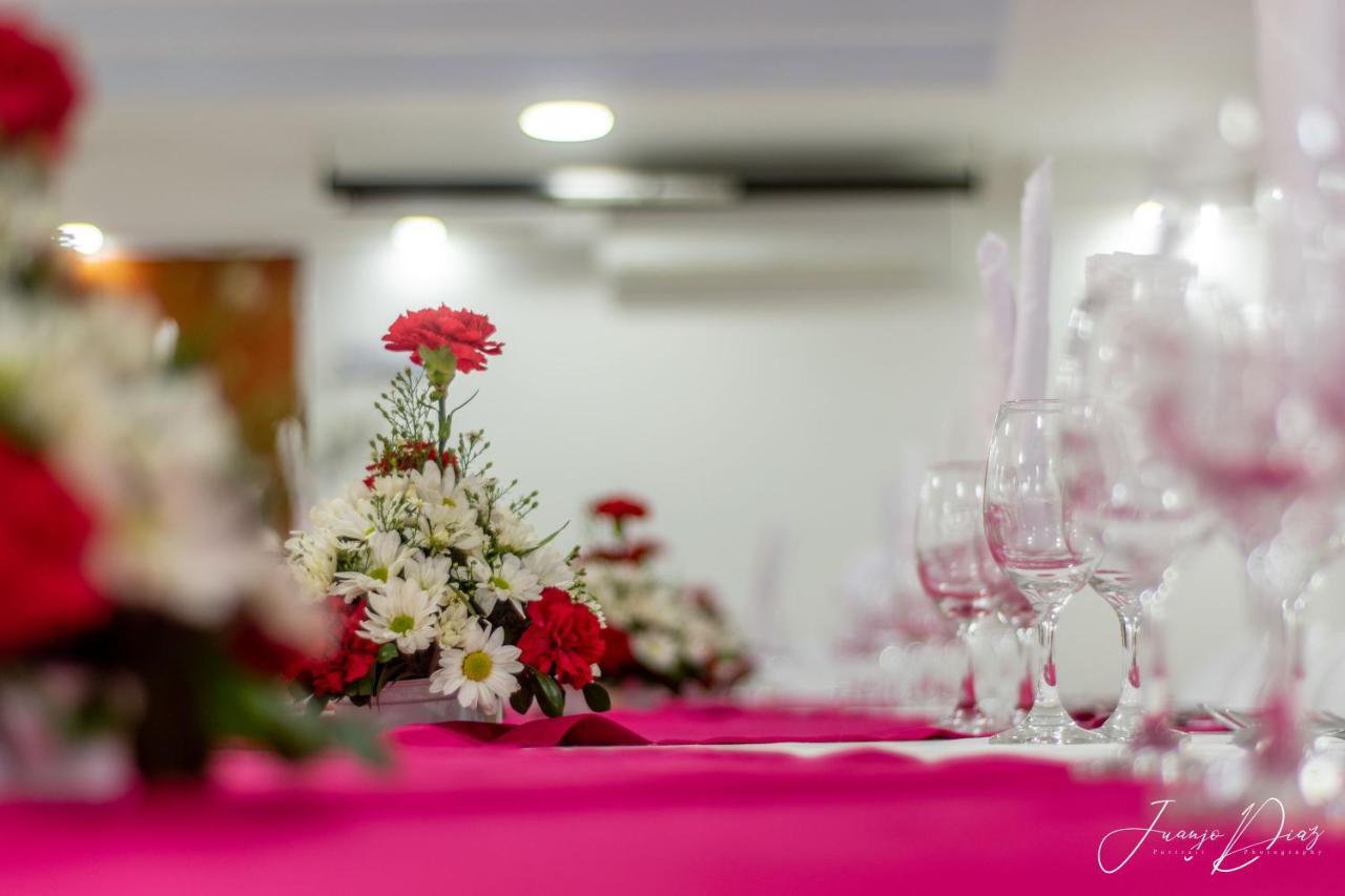 Hotel Juan Maria Tulua Ngoại thất bức ảnh